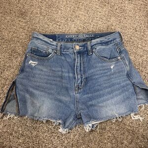 Super cute AE slit Jean skirt, perfect for Fourth of July outfit. Size 0!